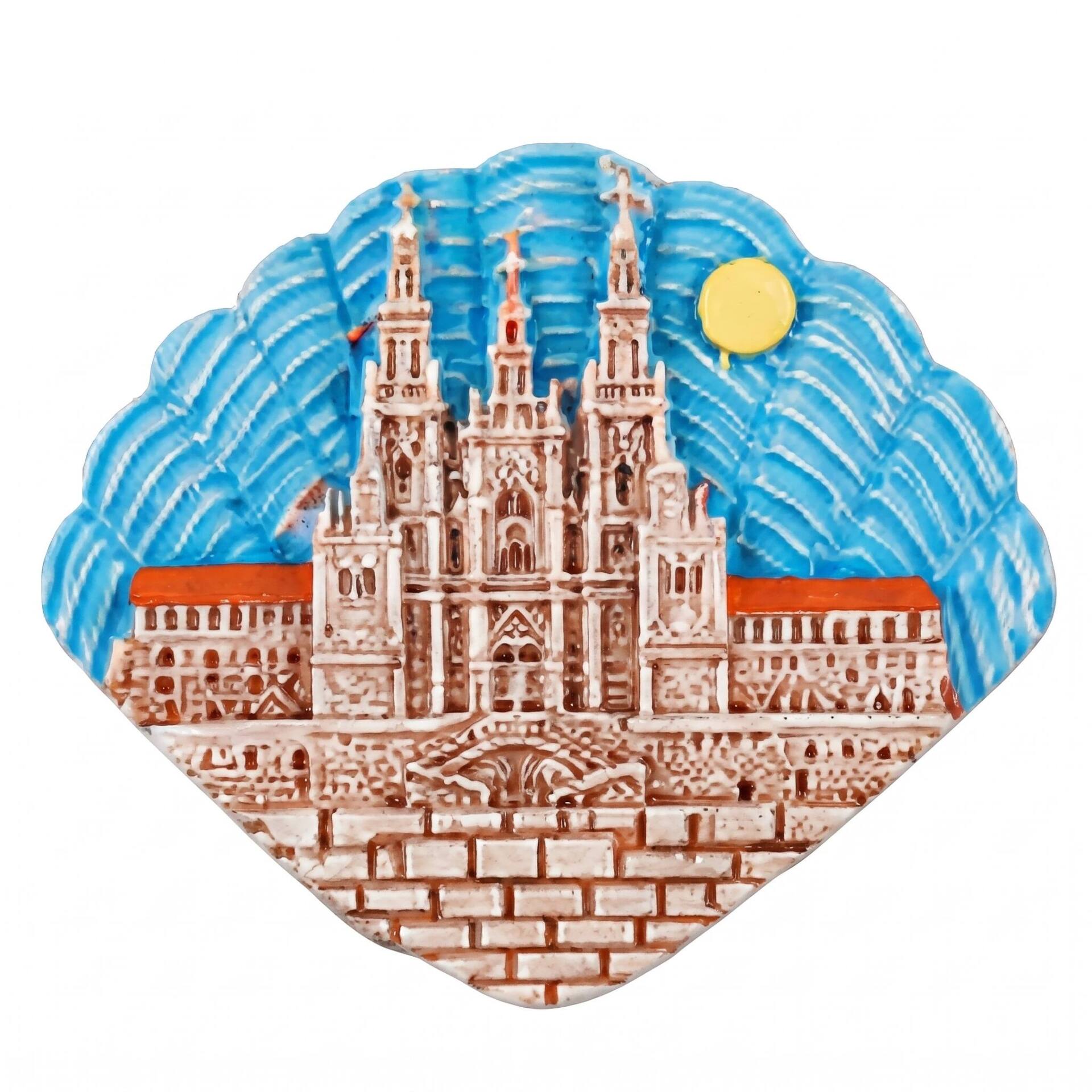Imán de resina - Vieira con cielo azul y Catedral de Santiago de Compostela